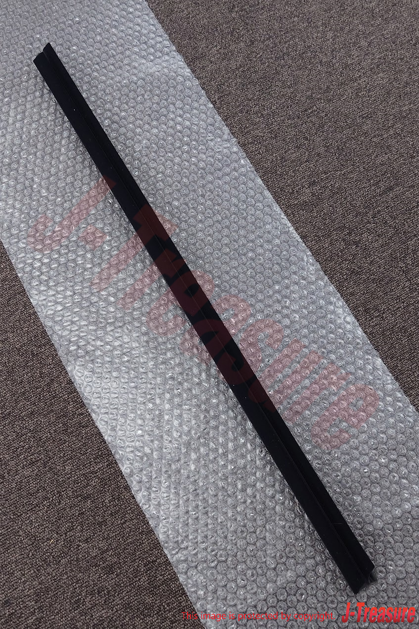 HONDA S2000 AP1  AP2 00-09 Genuine Door Inner Weatherstrip RH 72335-S2A-003 OEM