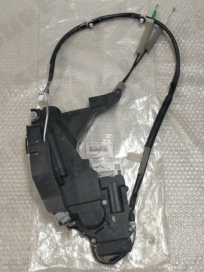 TOYOTA CELSIOR UCF3# Genuine Door Lock Actuator With Motor RH 69030-50220 OEM