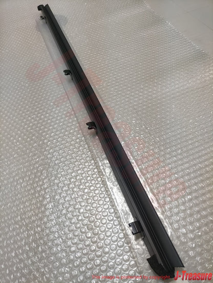 TOYOTA 4RUNNER 10-22 Genuine Front Door Glass Inner Weatherstrip RH 68171-60090