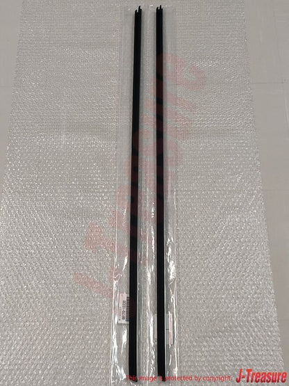 TOYOTA LEVIN TRUENO AE86 Genuine Front Door Glass Inner Weather Strip Set OEM