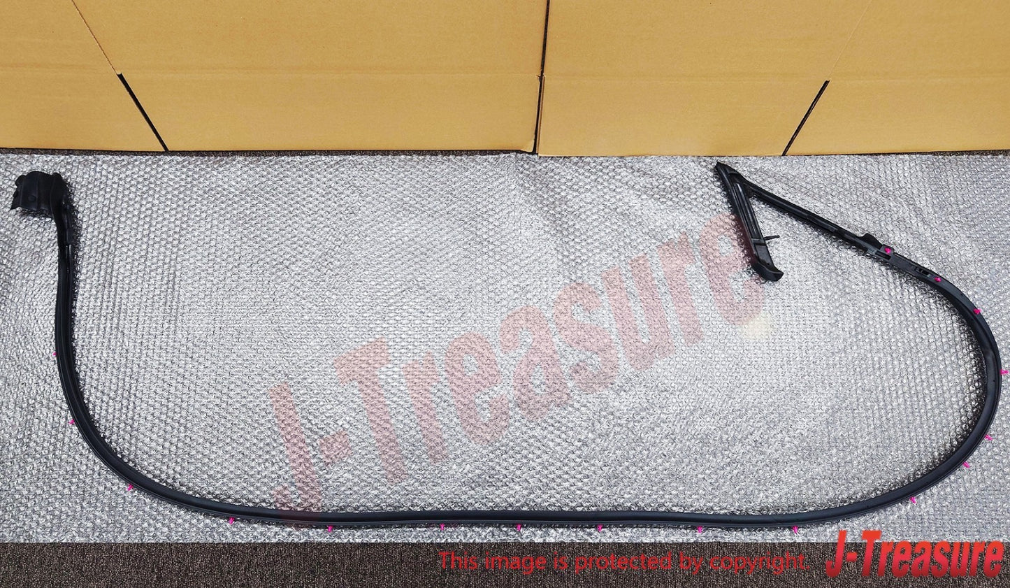 NISSAN SKYLINE GT-R BNR32 89-94 Genuine Front Door Weather Strip RH OEM RHD