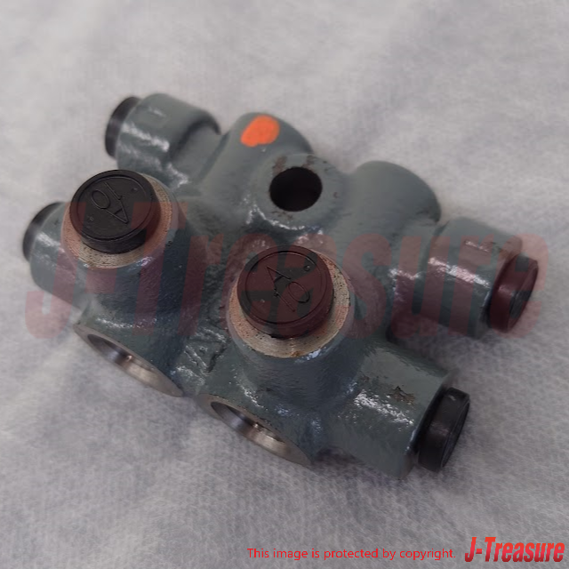 MITSUBISHI MIRAGE CA5A 93-97 Genuine Brake Fluid Proportioning Valve MB699551