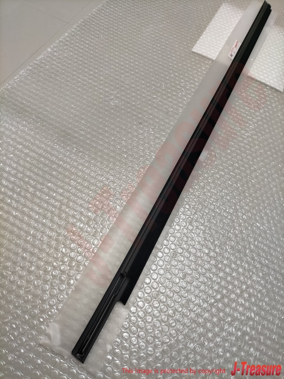 TOYOTA CAMRY MCV20 1997-2001 Genuine Front Door Belt Moulding RH 75710-33040 OEM