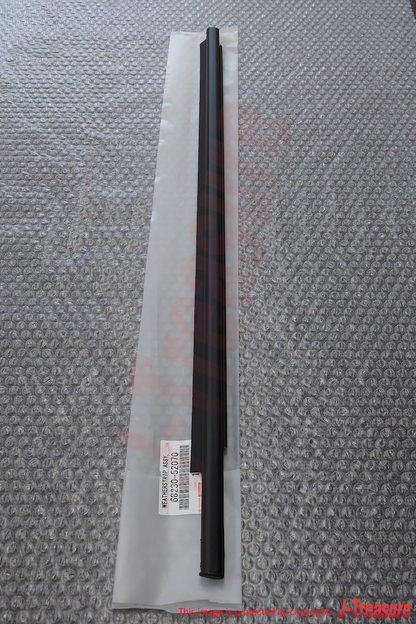TOYOTA SCION xA NCP61 04-06 Genuine Rear Door Glass Outer Weatherstrip Left OEM