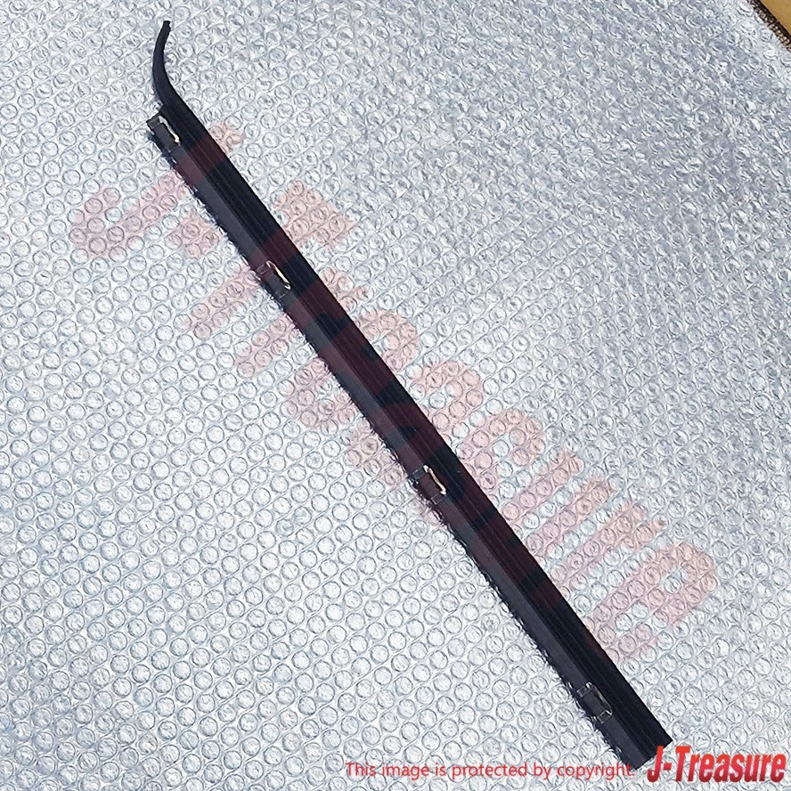TOYOTA LAND CRUISER FJ40 '81-83 Genuine Fr/Door Glass Weatherstrip Outer LH W/VW