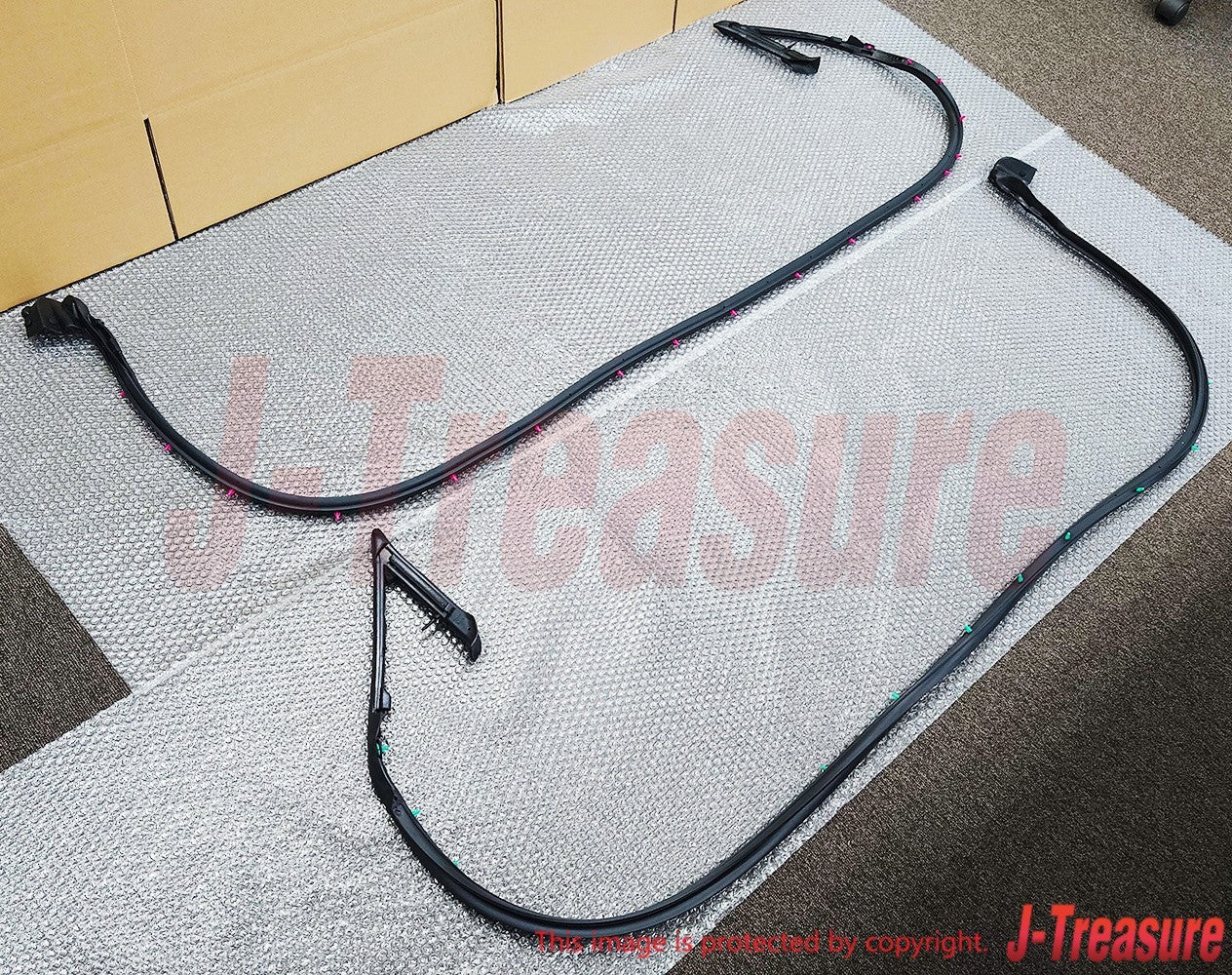 NISSAN SKYLINE GT-R BNR32 89-94 Genuine Front Door Weather Strip RH & LH set RHD