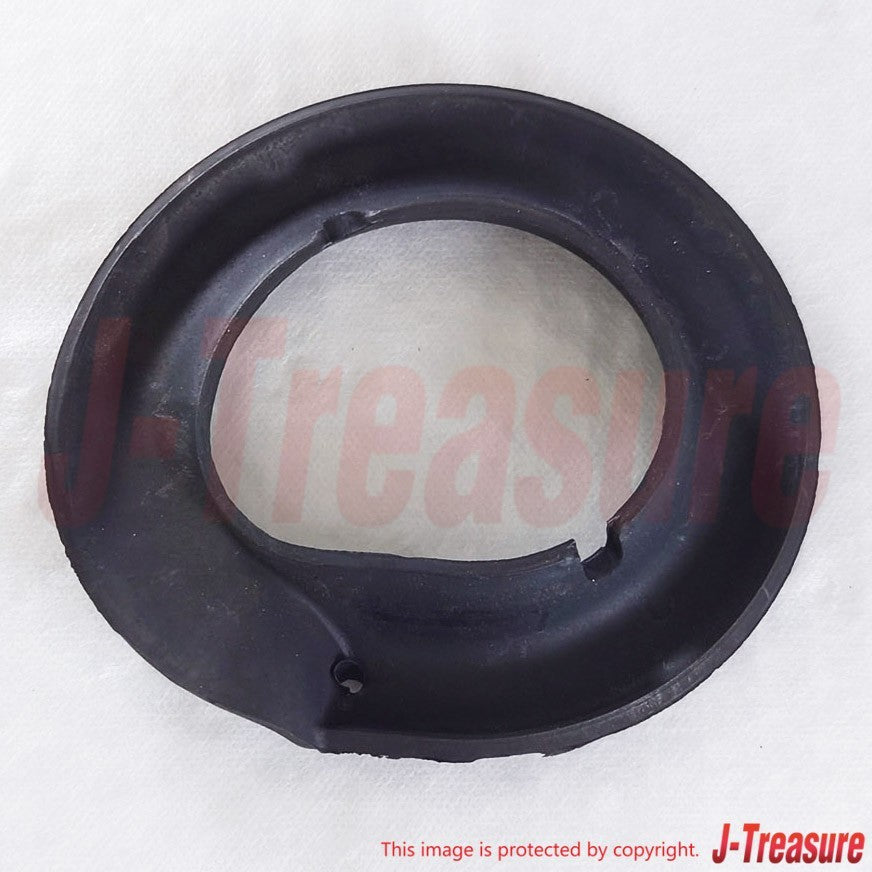 TOYOTA LAND CRUISER KZJ78 1995 Rear Coil Spring Insulator Upper & Lower Set
