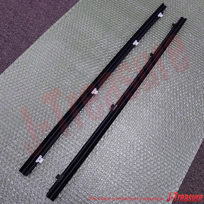 TOYOTA 4RUNNER VZN130 90-95 Genuine Fr/Door Glass Outer Weatherstrip RH & LH Set