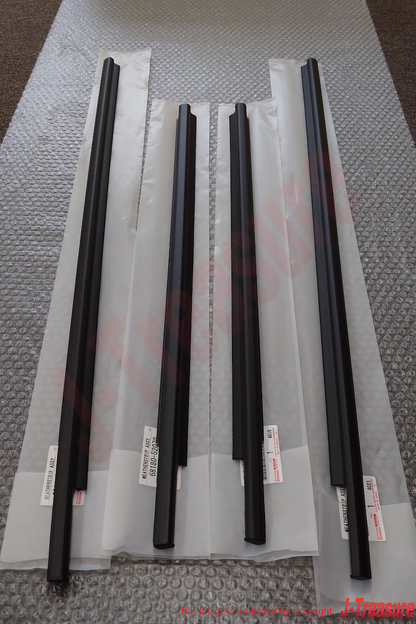 TOYOTA SCION xA NCP61 04-06 Genuine Fr/R Door Glass Outer Weatherstrip RH LH Set