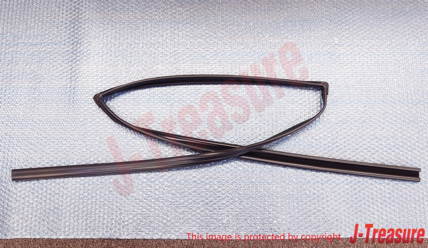 TOYOTA LAND CRUISER UZJ100 '98-07 Genuine Rear Door Glass Run RH 68142-60043 OEM