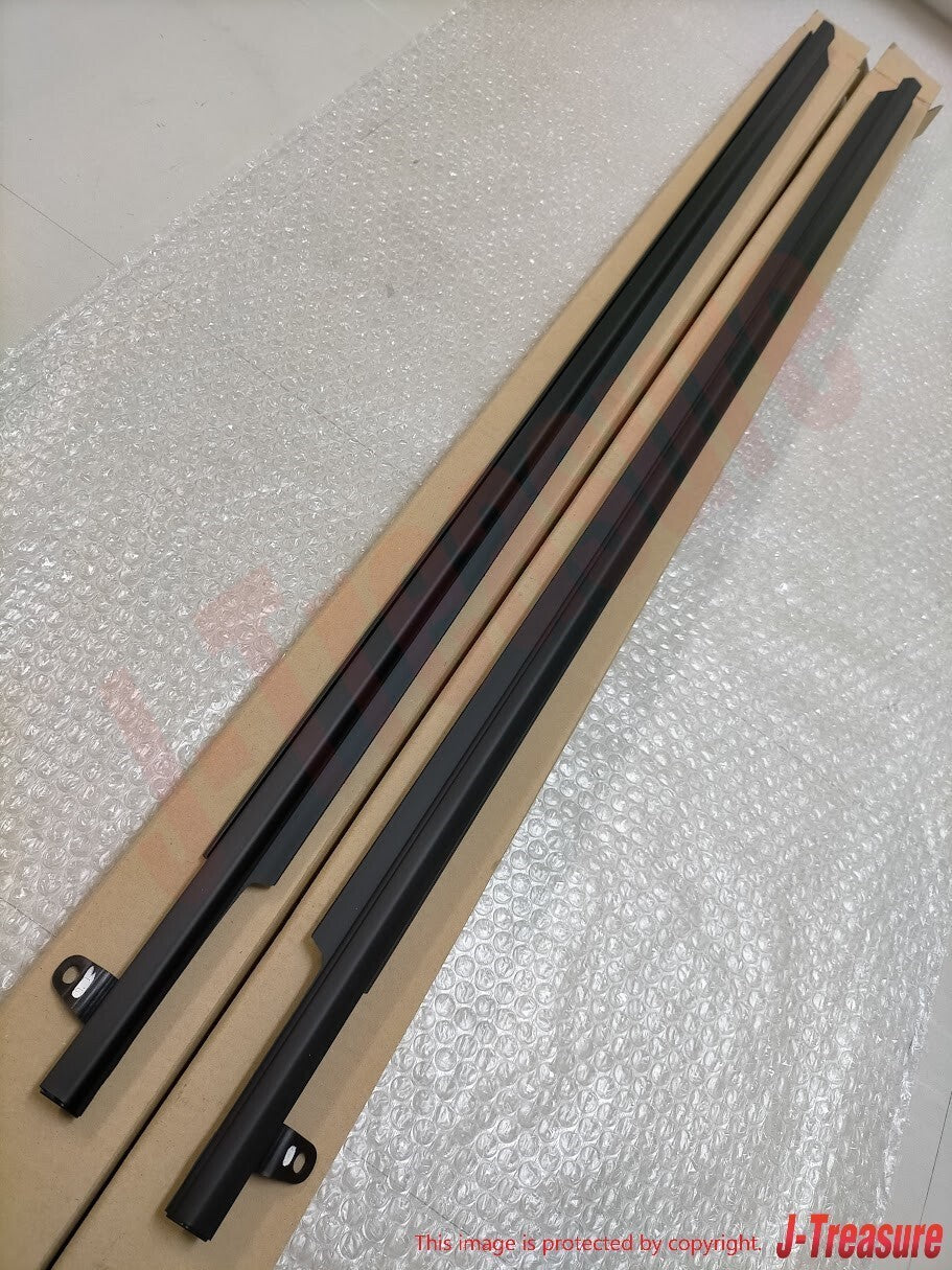 NISSAN 350Z Z33 Convertible Roadster Genuine Door Molding RH & LH Set OEM