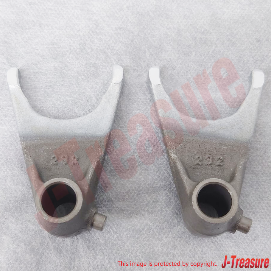 KAWASAKI NINJA ZX-6R ZX600 95-06 Genuine Output Fork Shift 13140-1232 x2 Set OEM