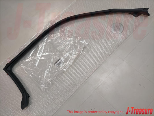 NISSAN GT-R R35 2009-2021 Genuine Body Side Weatherstrip Seal RH 76860-JF00E OEM