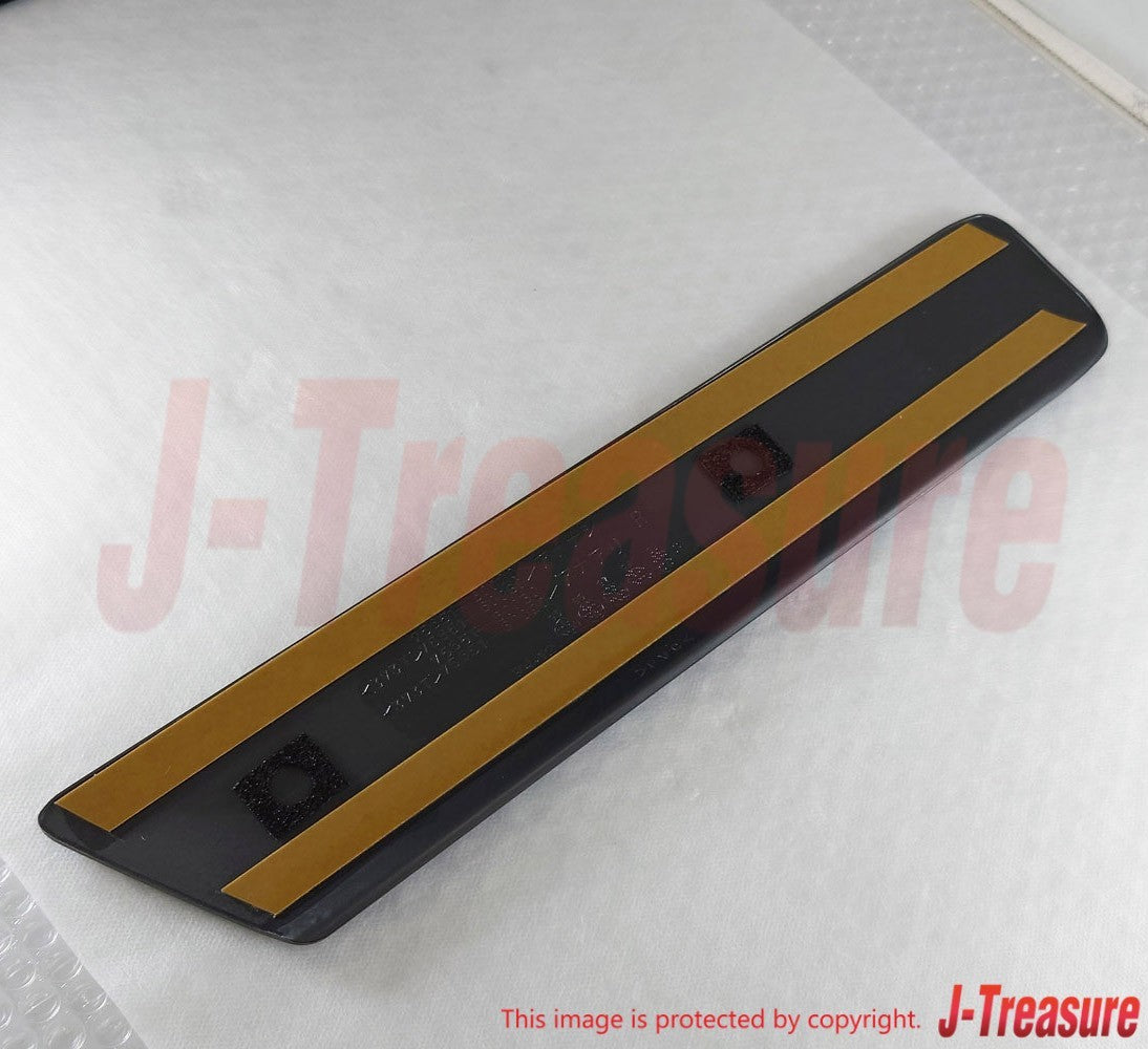 TOYOTA LAND CRUISER FZJ80 '95-04 Genuine Quarter Outside Moulding RH & LH Set
