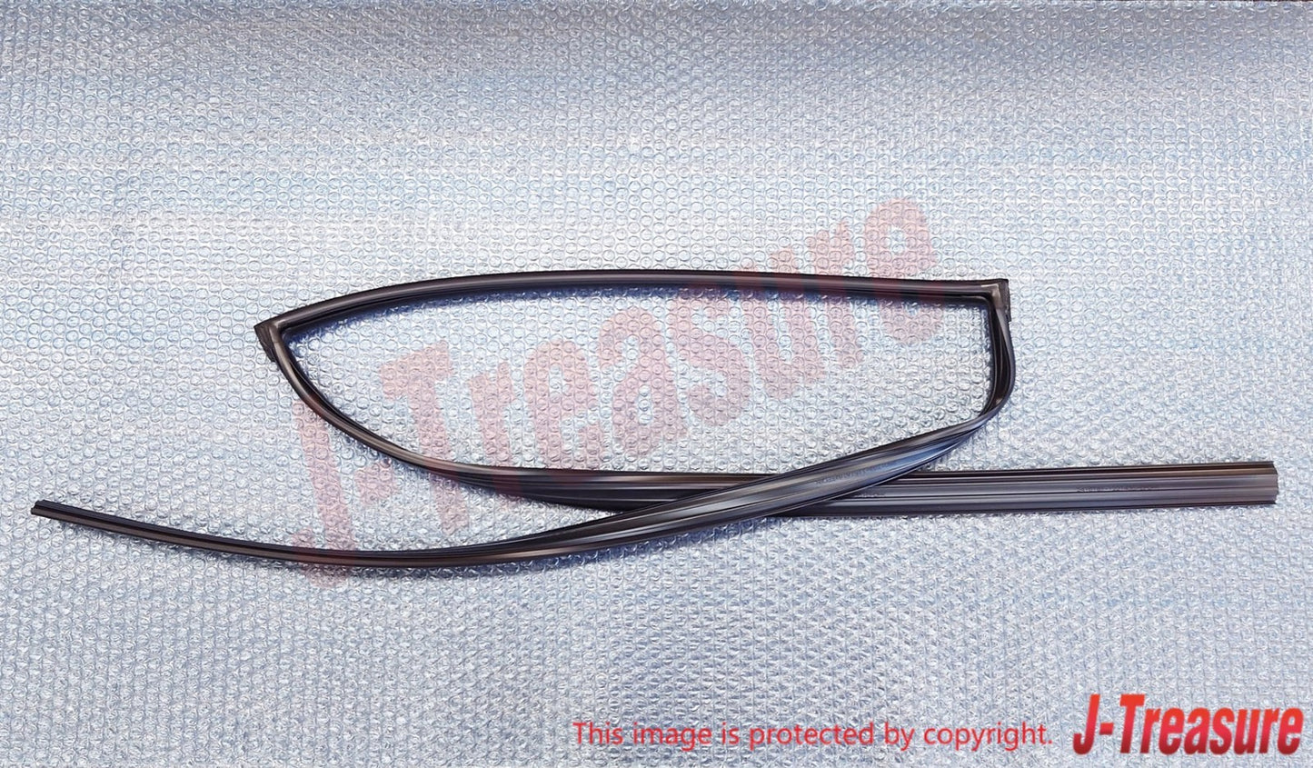 TOYOTA LAND CRUISER UZJ100 '98-07 Genuine Rear Door Glass Run RH & LH Set OEM