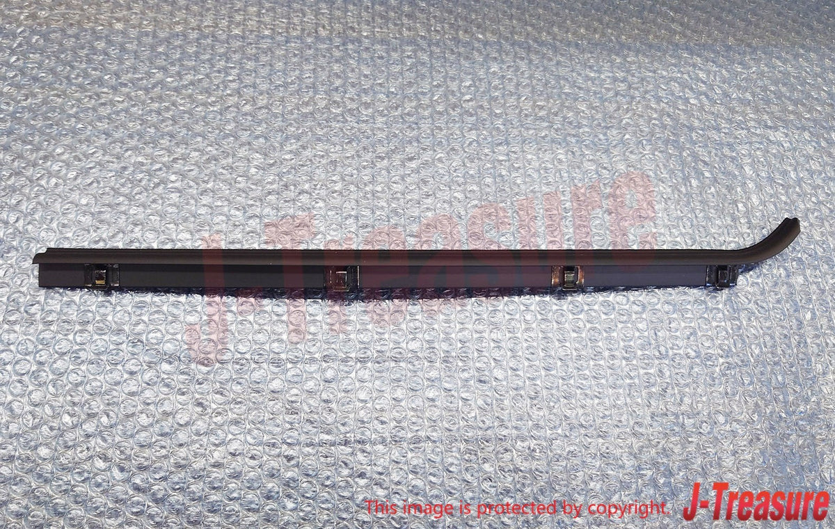 TOYOTA LAND CRUISER FJ40 '81-83 Genuine Fr/Door Glass Weatherstrip Outer LH W/VW