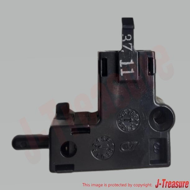 SUZUKI VL800 BOULEVARD C50 06-10 Genuine Clutch Switch 57560-05A00 OEM