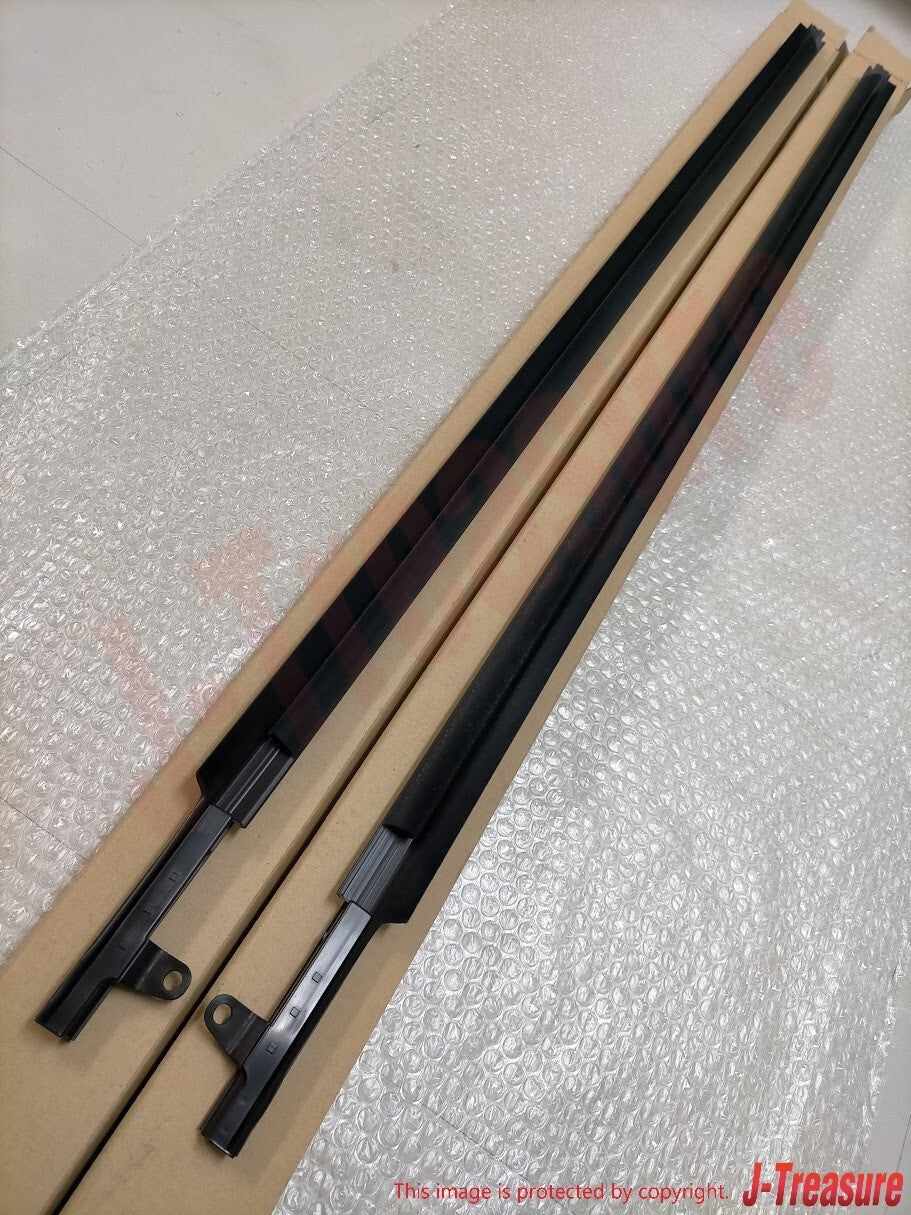 NISSAN 350Z Z33 Convertible Roadster Genuine Door Molding RH & LH Set OEM