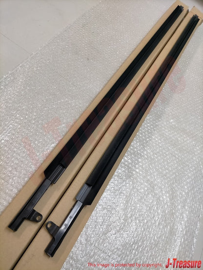 NISSAN 350Z Z33 Convertible Roadster Genuine Door Molding RH & LH Set OEM