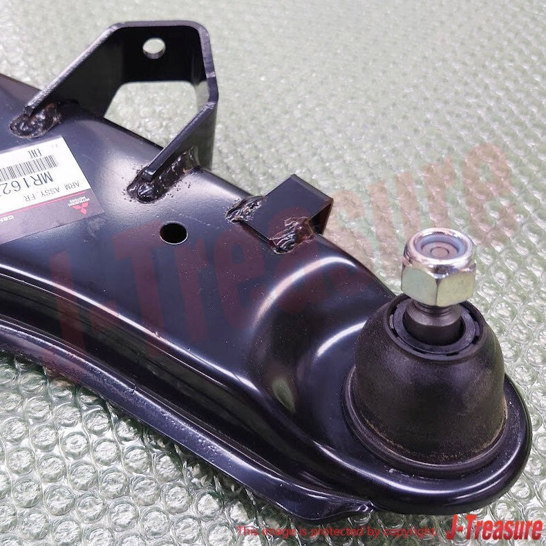 MITSUBISHI GTO 3000GT Z15A Z16A 94-99 Genuine Fr/Suspension Lower Arm Assy RH