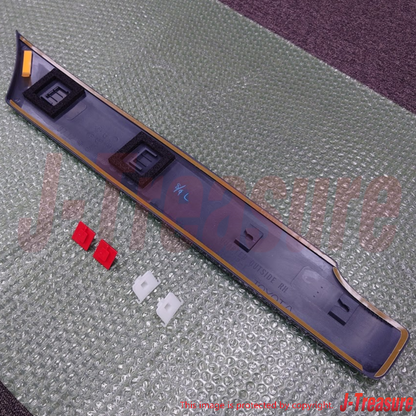 TOYOTA LAND CRUISER UZJ100 2003-2007 Genuine Quarter Outside Moulding RH OEM