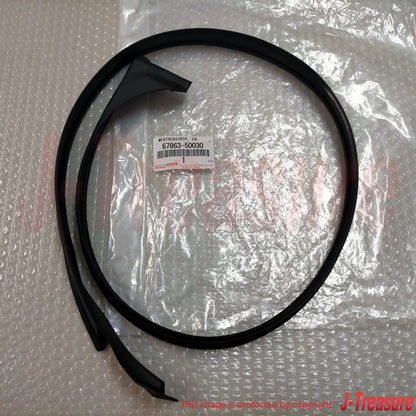 TOYOTA LEXUS LS430 01-06 Genuine Front Door Weatherstrip Upper RH 6786350030 OEM