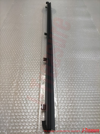 TOYOTA 4RUNNER 10-22 Genuine Front Door Glass Inner Weatherstrip RH 68171-60090