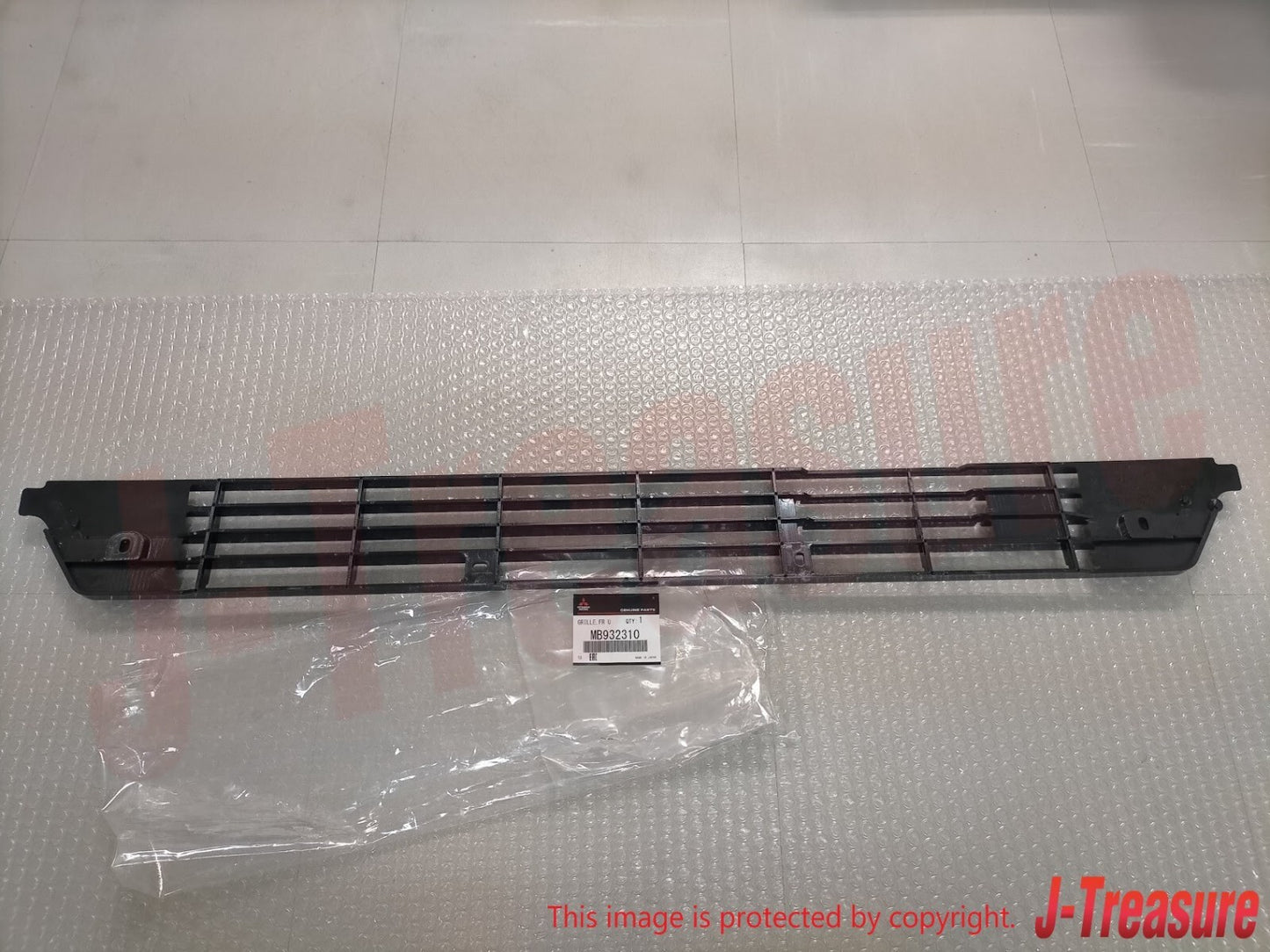 MITSUBISHI MONTERO PAJERO V43W 1995-2000 Genuine FR Under Grille MB932310 OEM