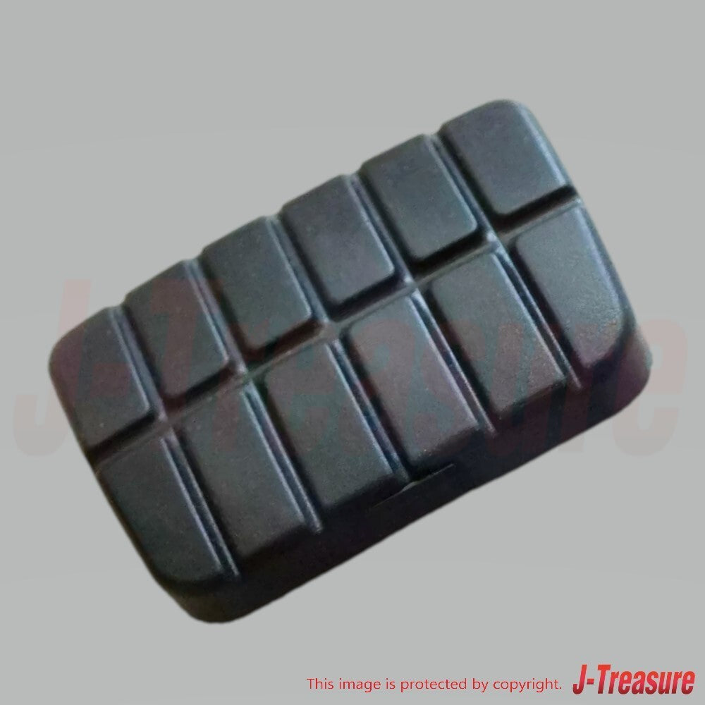 NISSAN PICKUP D21 95-97 Genuine Brake & Clutch Pedal Cover 46531M3000 x2 set