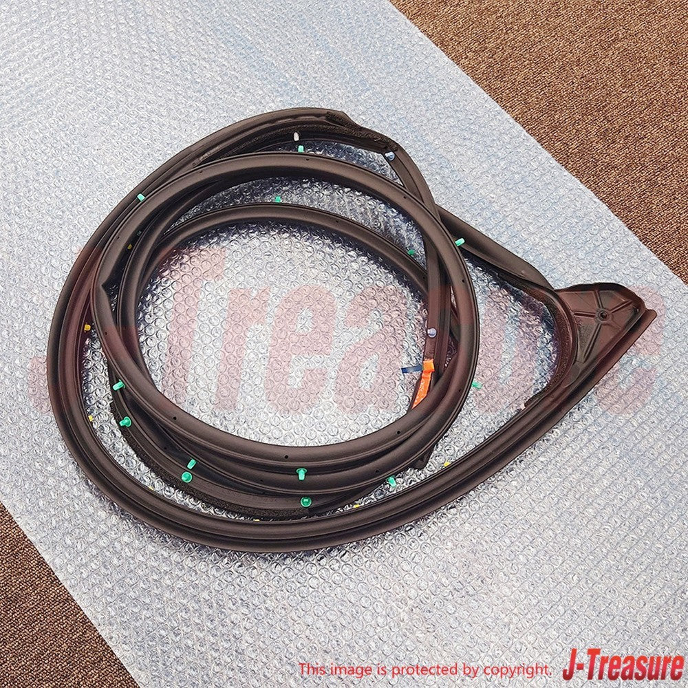 NISSAN NV200 M20 Genuine Front Door Weatherstrip RH 80830-JX30A OEM