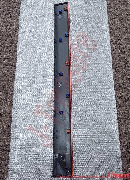 TOYOTA FJ CRUISER GSJ10 07-14 Genuine Front Door Outside Moulding Sub-Assy RH