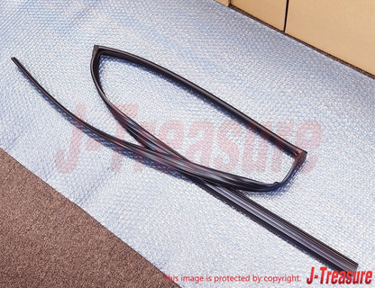 TOYOTA LAND CRUISER UZJ100 '98-07 Genuine Rear Door Glass Run LH 68152-60033 OEM