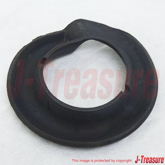 TOYOTA LAND CRUISER KZJ7# 1995 Genuine Rear Coil Spring Insulator Lower x2 Set