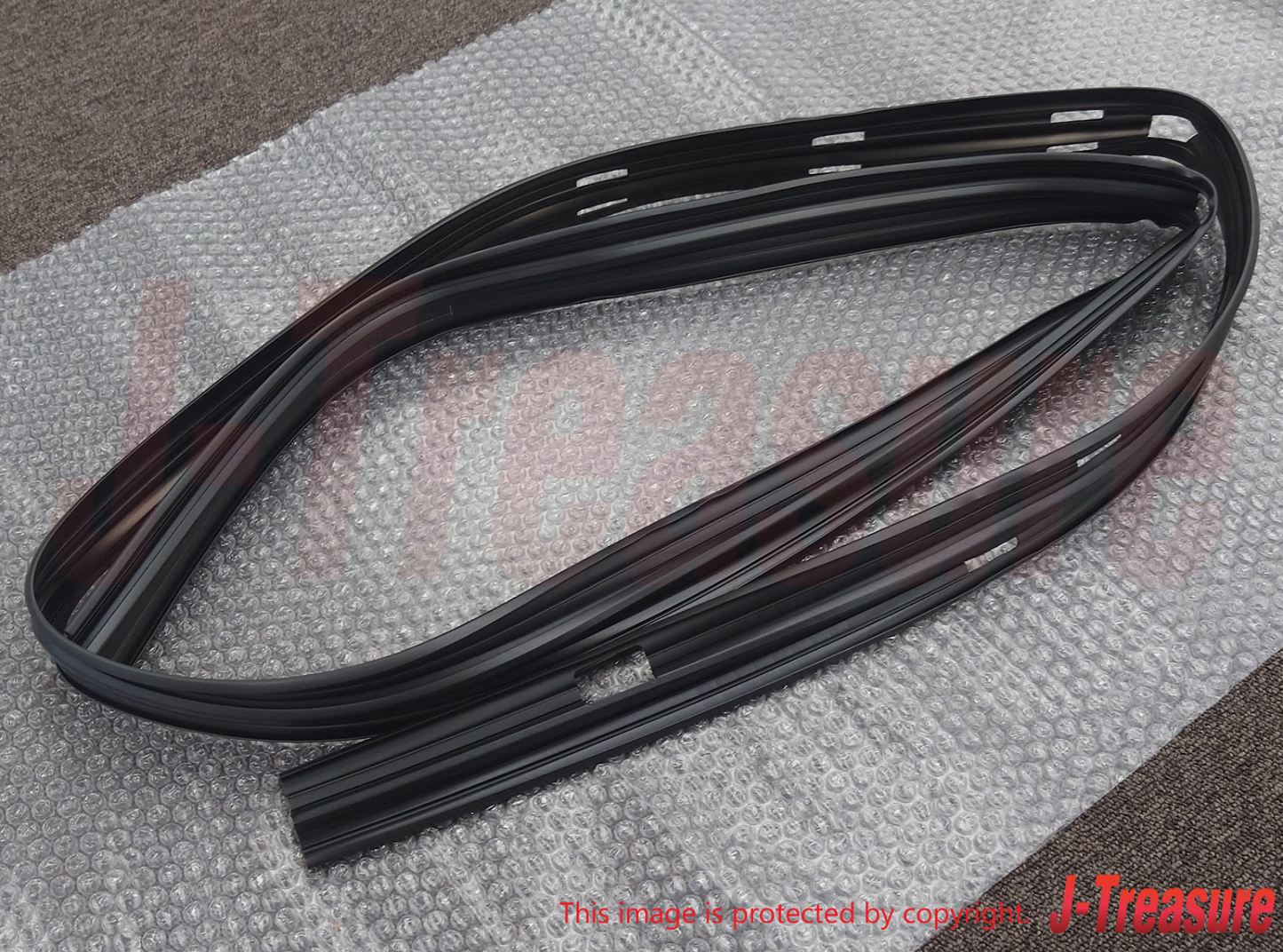 MITSUBISHI DELICA P0#W P15W P2#W Genuine Rear Door Window Glass Runchannel LH