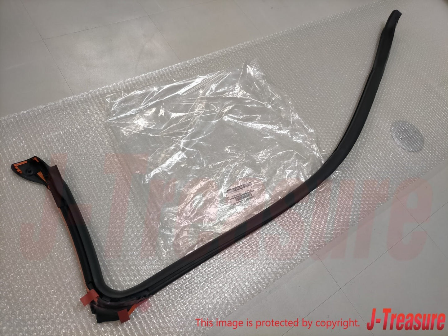 NISSAN GT-R R35 2009-2021 Genuine Body Side Weatherstrip Seal RH 76860-JF00E OEM