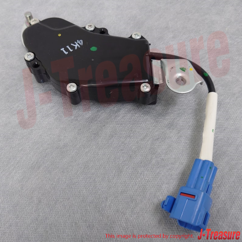 TOYOTA LAND CRUISER FZJ80 91-97 Genuine Rear Door Lock Actuator RH 69130-60010