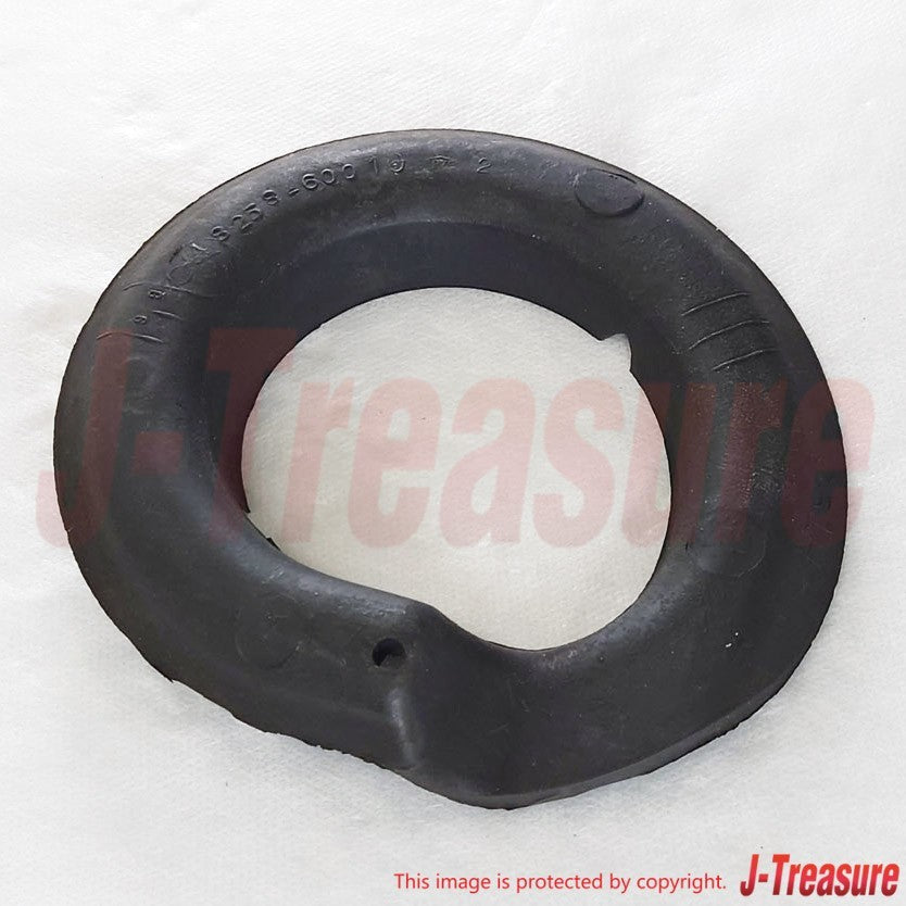 TOYOTA LAND CRUISER KZJ78 1995 Rear Coil Spring Insulator Upper & Lower Set