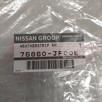 NISSAN GT-R R35 2009-2021 Genuine Body Side Weatherstrip Seal RH 76860-JF00E OEM