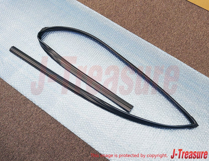 TOYOTA LAND CRUISER UZJ100 '98-07 Genuine Front Door Glass Run LH 68151-60032