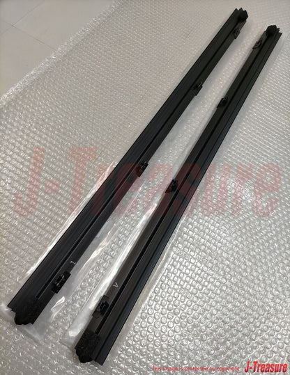 TOYOTA LAND CRUISER LX570 Genuine Front Door Glass Inner Weatherstrip RH LH Set