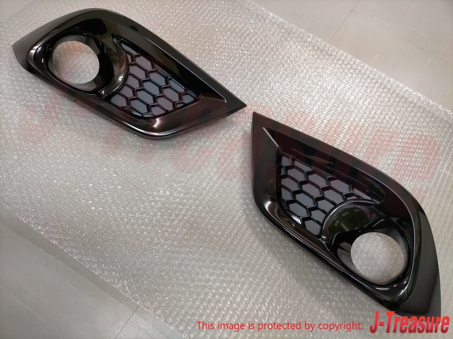 TOYOTA AURIS NRE85 / ZWE86 Genuine Front Bumper Hole Covers Assy RH & LH Set OEM