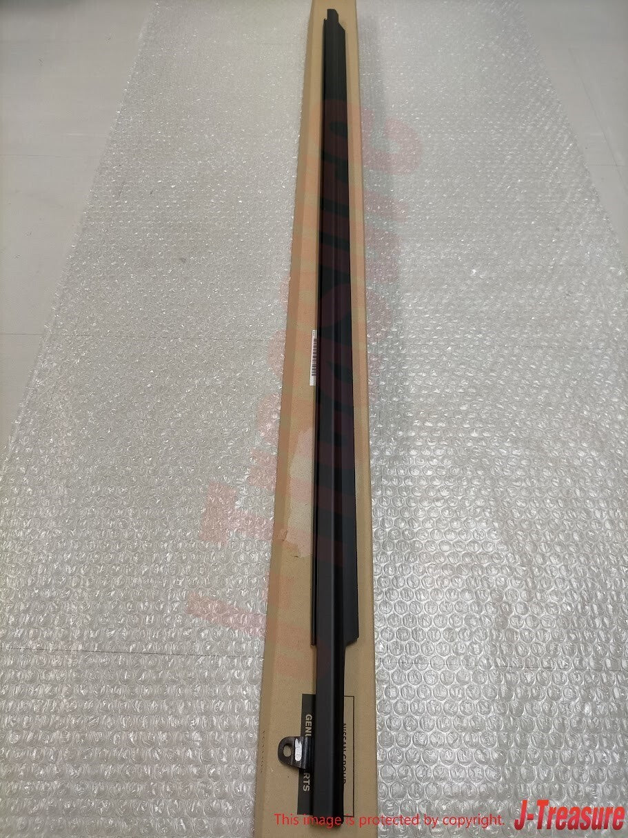 NISSAN 350Z Z33 Convertible Roadster Genuine Door Molding RH & LH Set OEM