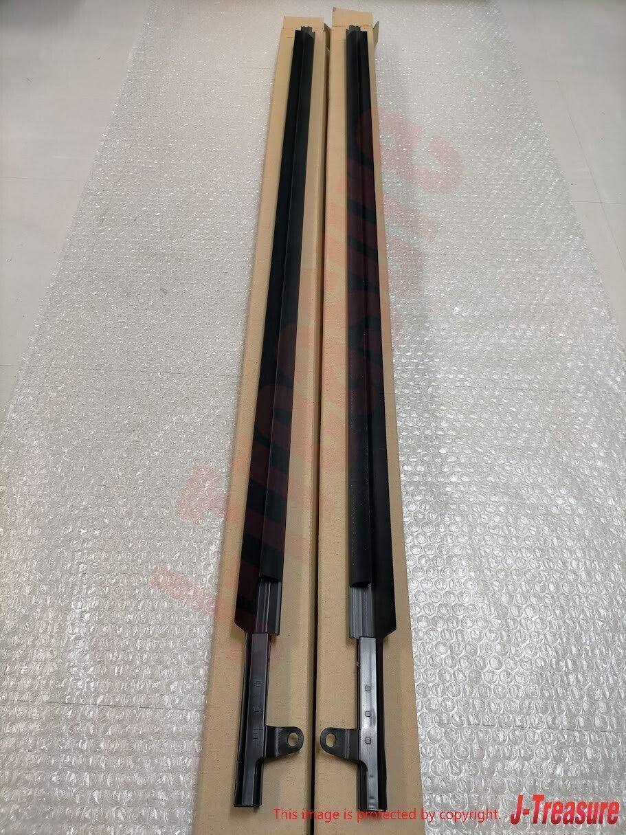 NISSAN 350Z Z33 Convertible Roadster Genuine Door Molding RH & LH Set OEM