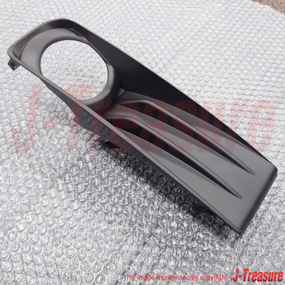 TOYOTA COROLLA RUMION NZE151 ZRE15# Genuine Fog Lamp Cover RH 81481-12210 OEM